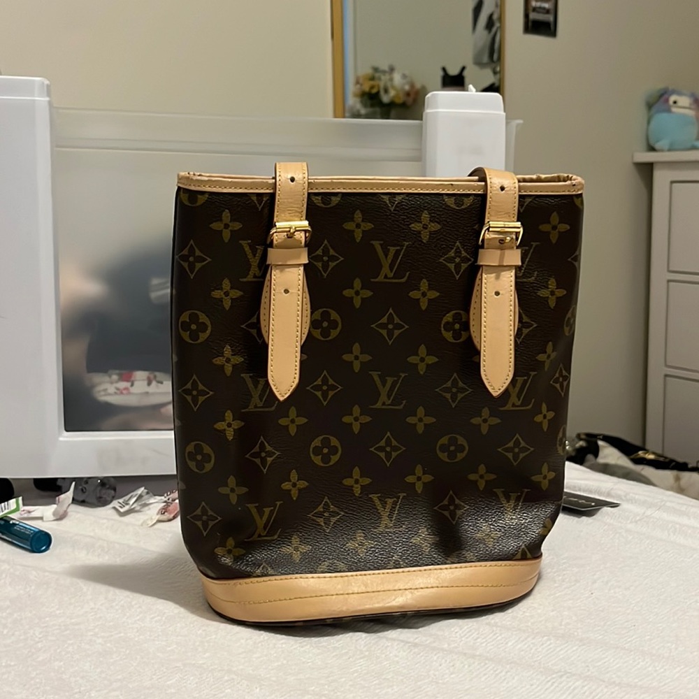 cylindrical purse